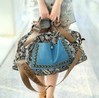 bolso de tela y tachas